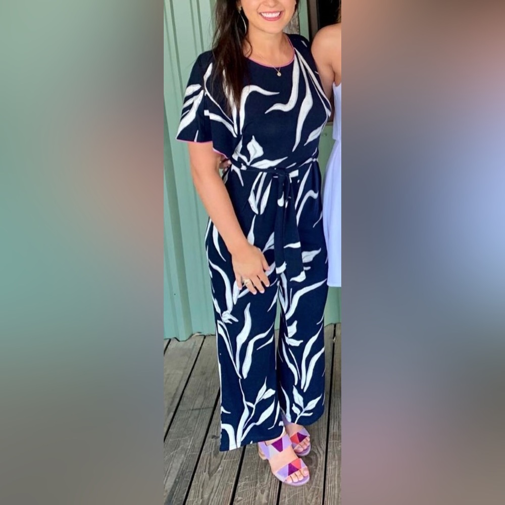 Nic+Zoe jumpsuit with V back